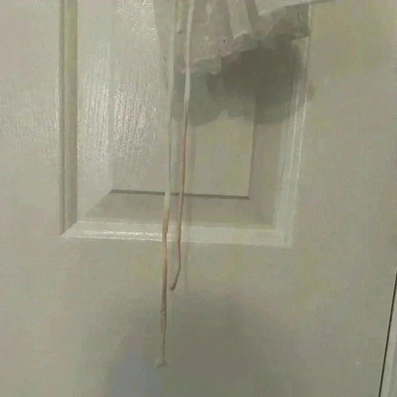 Women’s lace crop top - Picture 2 of 4